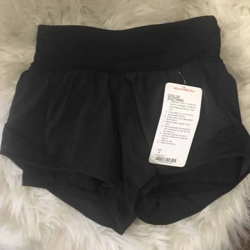 Lululemon Hotty Hot shorts